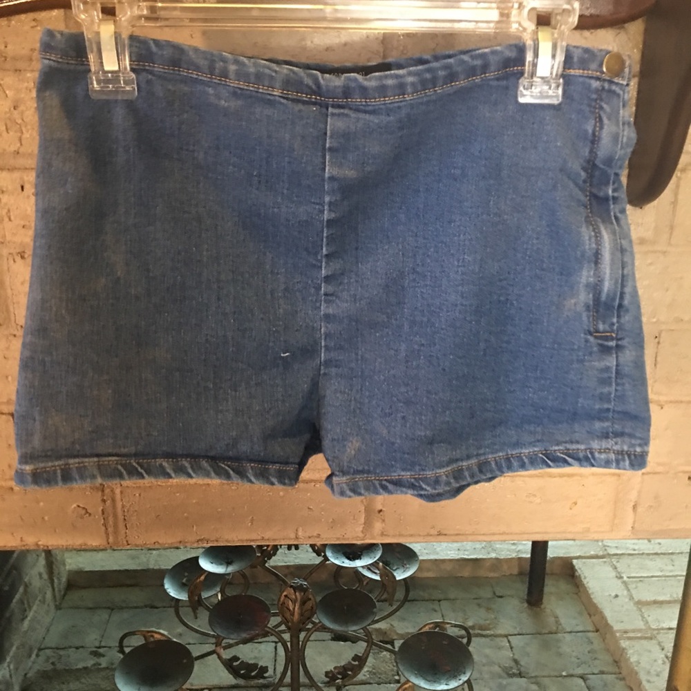 Short shorts - waist 30